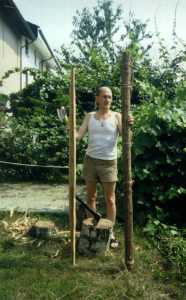 costruzione di un arco di legno. Foto M. Maioli
